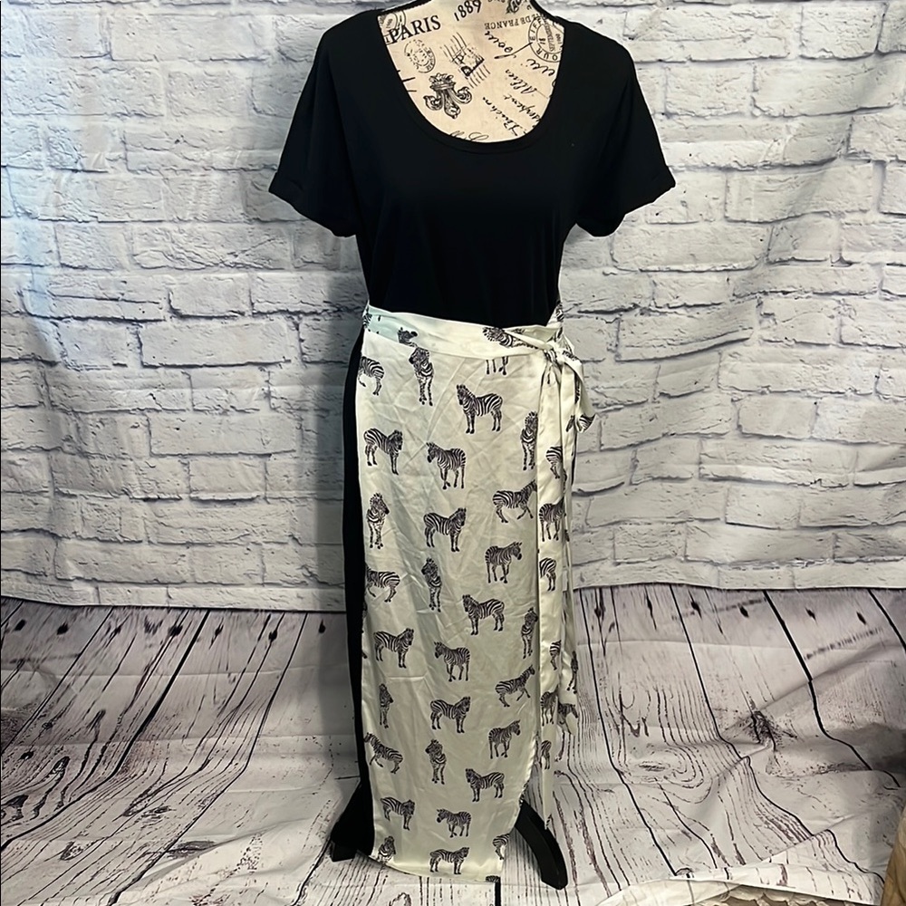 Never Fully Dressed Zebra Dress NWT Contrast Wrap Front Ties @ Waist Size 8